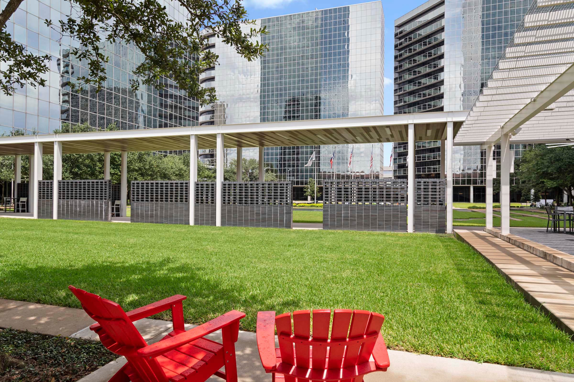 Outdoor Seating at Greenway Plaza