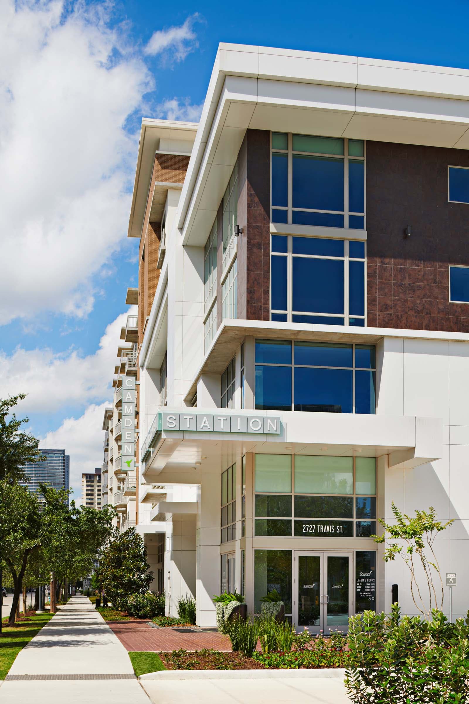 35-camden-mcgowen-station-apartments-midtown-houston-tx