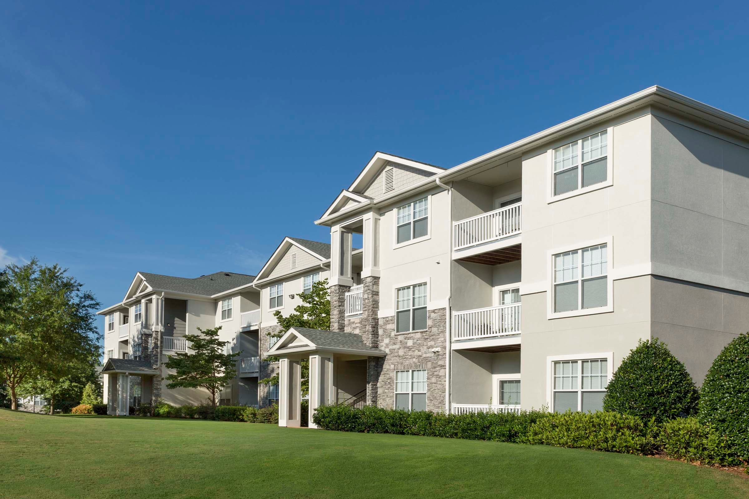 25-camden-stockbridge-apartments-atlanta-ga-exterior-field-view