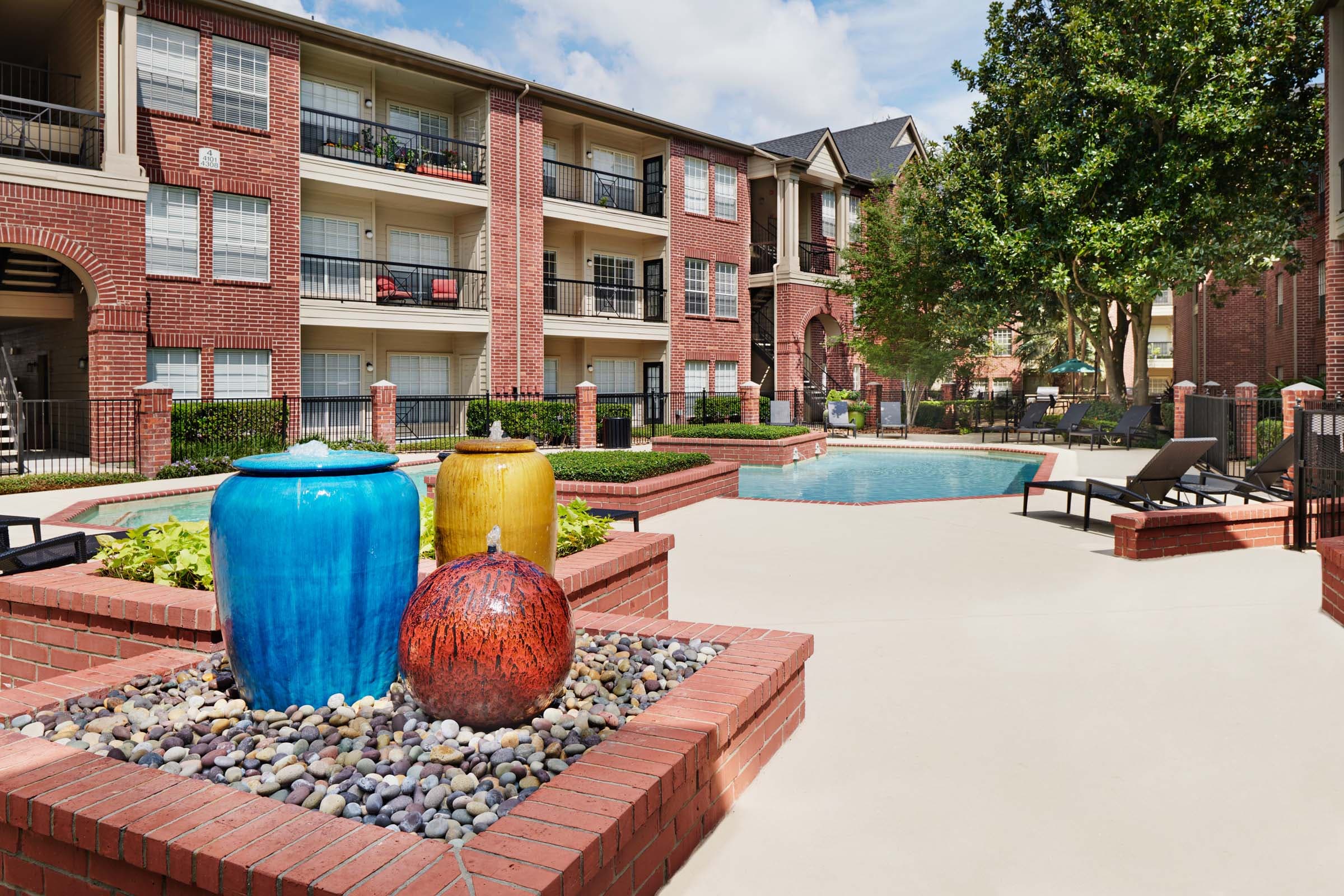 12-camden-stonebridge-apartments-houston-tx-pool-with-water-features