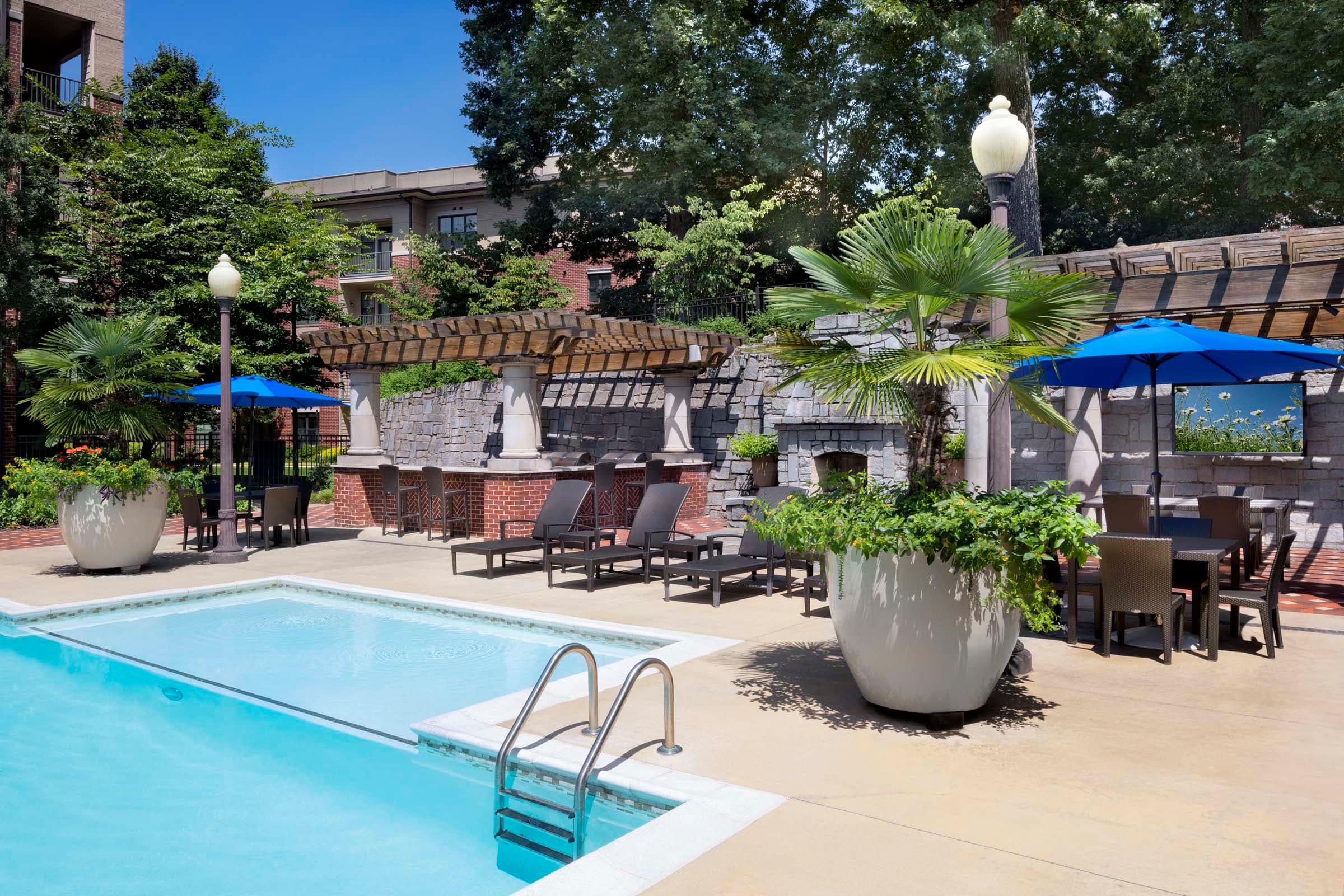 Outdoor Entertaining Kitchen with Grills at the Terraces