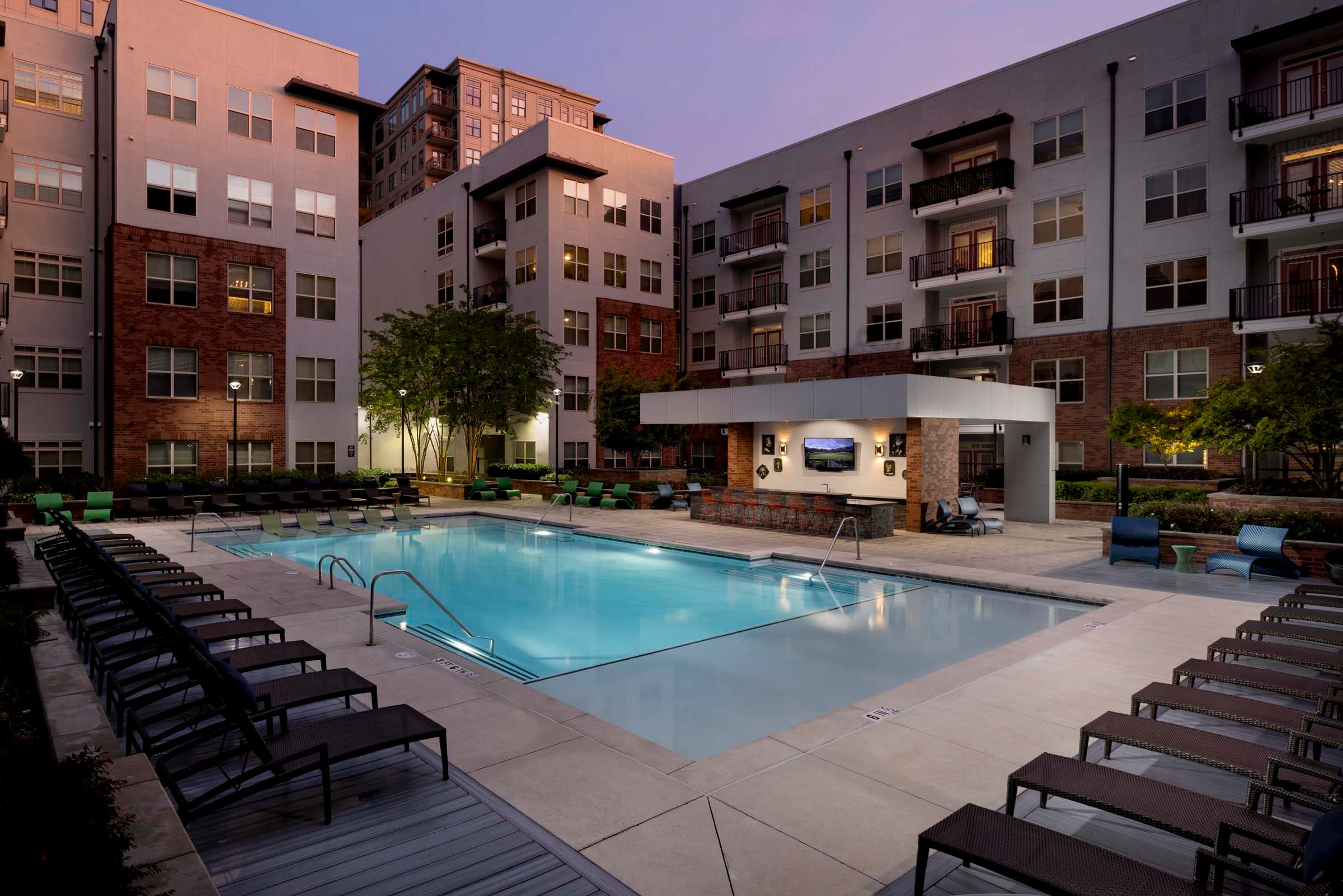 Camden-Buckhead-Square-apartments-in-Atlanta-pool-with-beach-entry